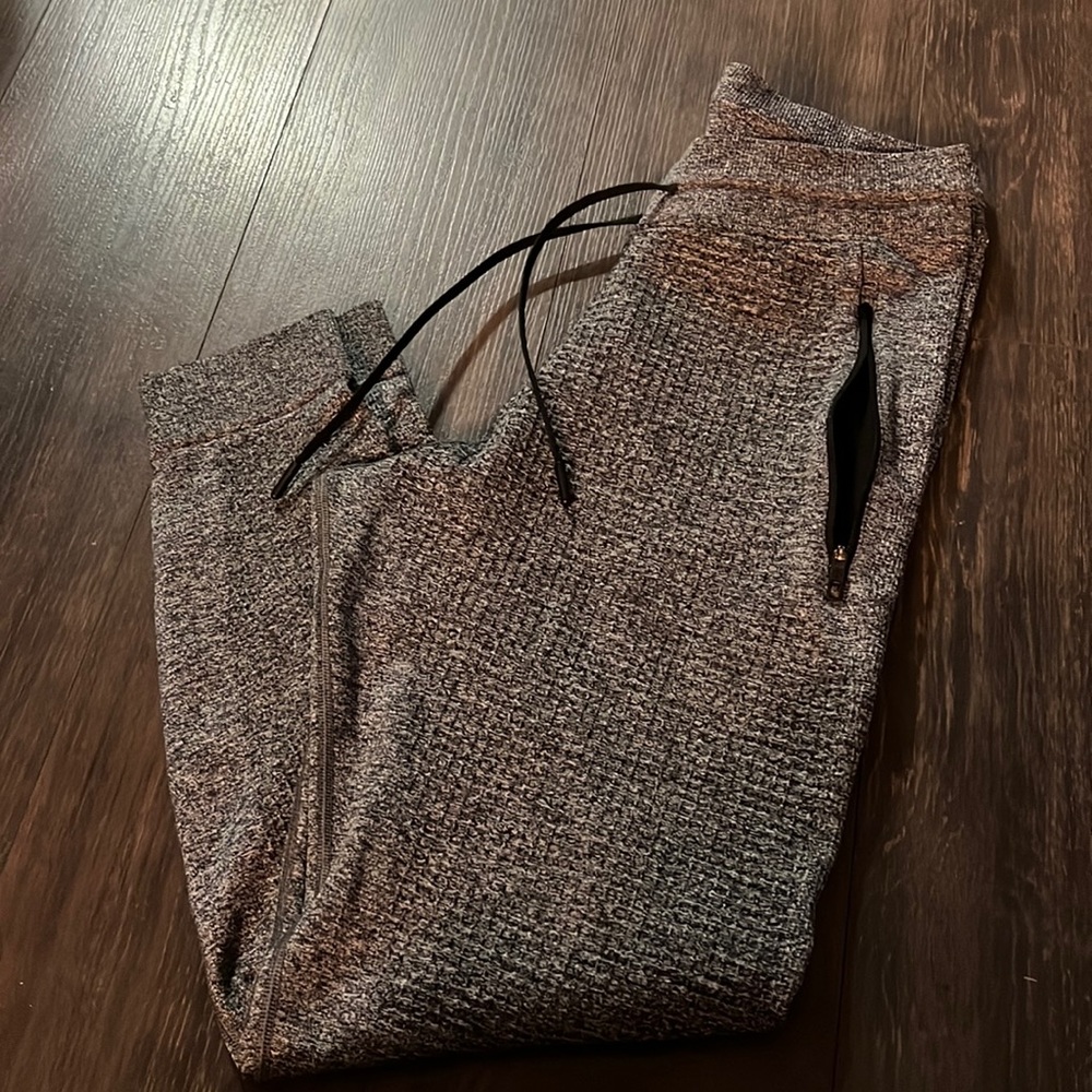 Lululemon Engineered Warmth Jogger🍋